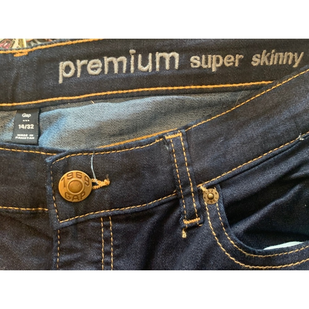 GAP Jeans - Never Worn Tags on!